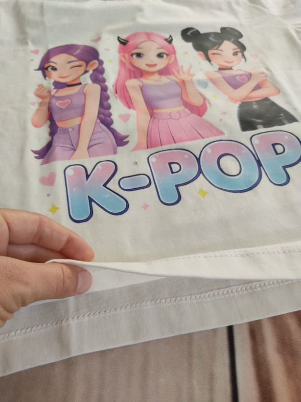 تی شرت تک دخترانه طرح کی پاپ و هانتریکس K_Pop , huntrix