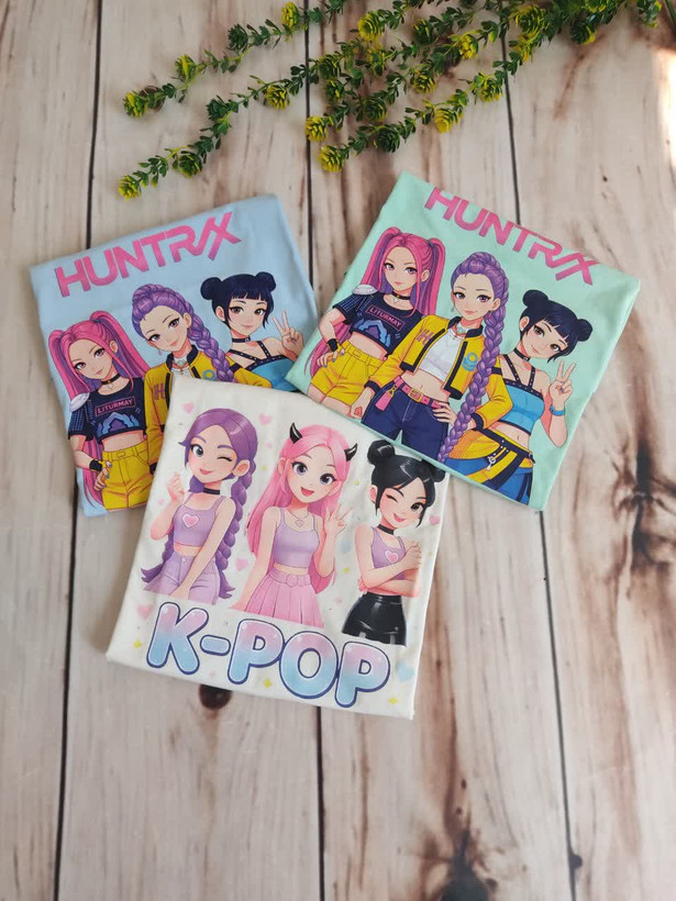 تی شرت تک دخترانه طرح کی پاپ و هانتریکس K_Pop , huntrix